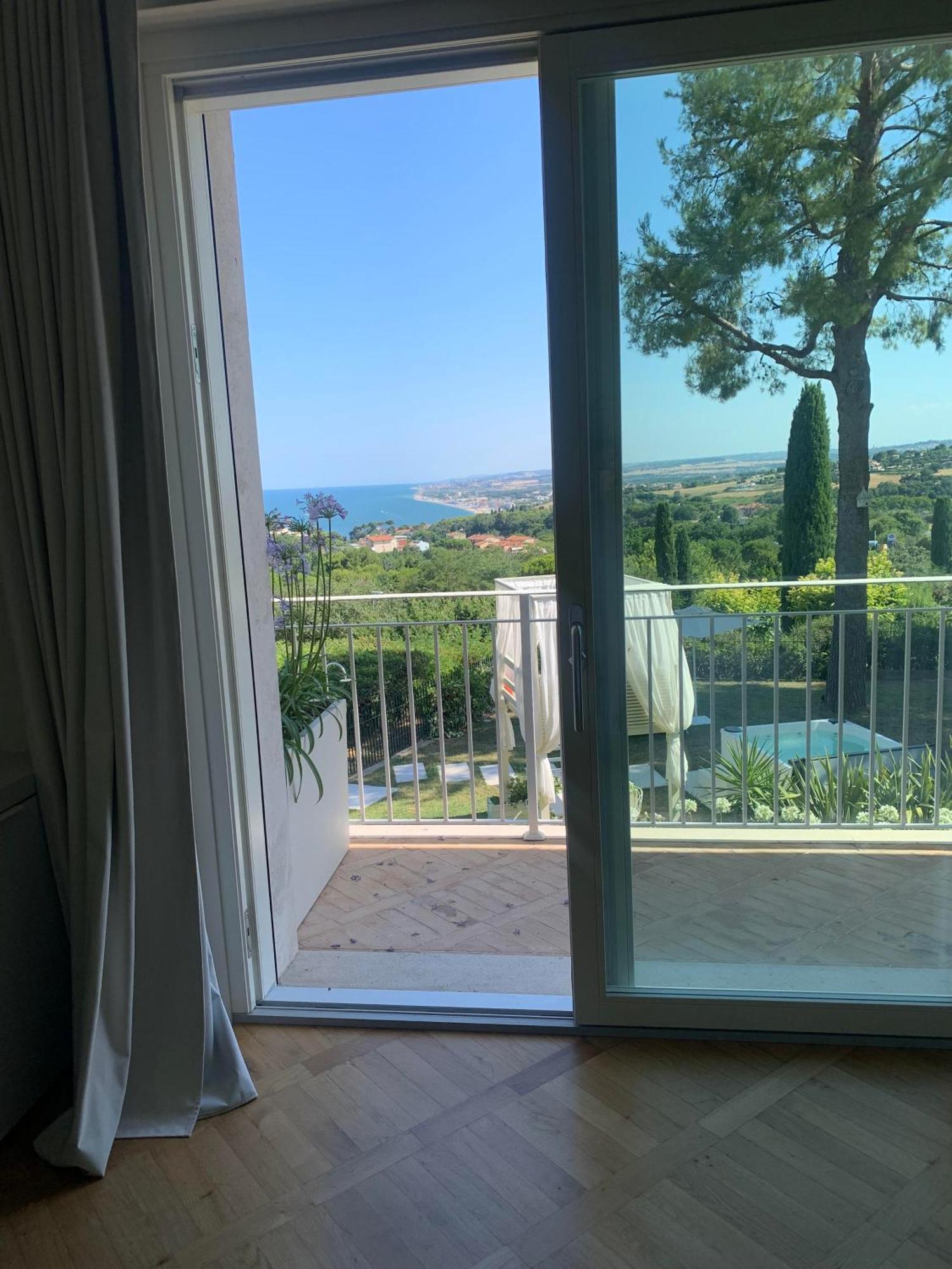 시롤로 Tra Gli Alberi E Il Mare B&B 외부 사진
