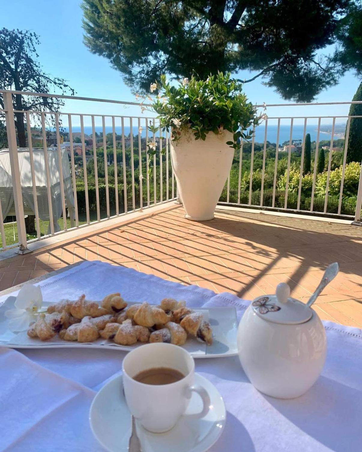 시롤로 Tra Gli Alberi E Il Mare B&B 외부 사진