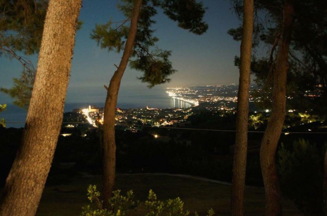시롤로 Tra Gli Alberi E Il Mare B&B 외부 사진