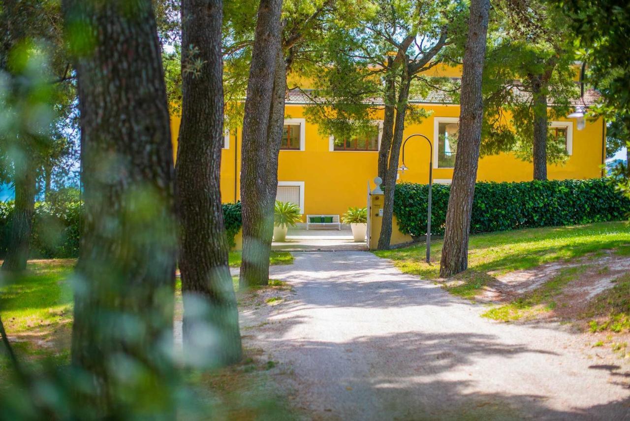 시롤로 Tra Gli Alberi E Il Mare B&B 외부 사진