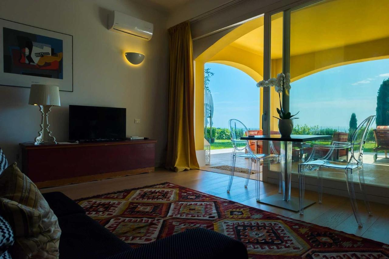 시롤로 Tra Gli Alberi E Il Mare B&B 외부 사진